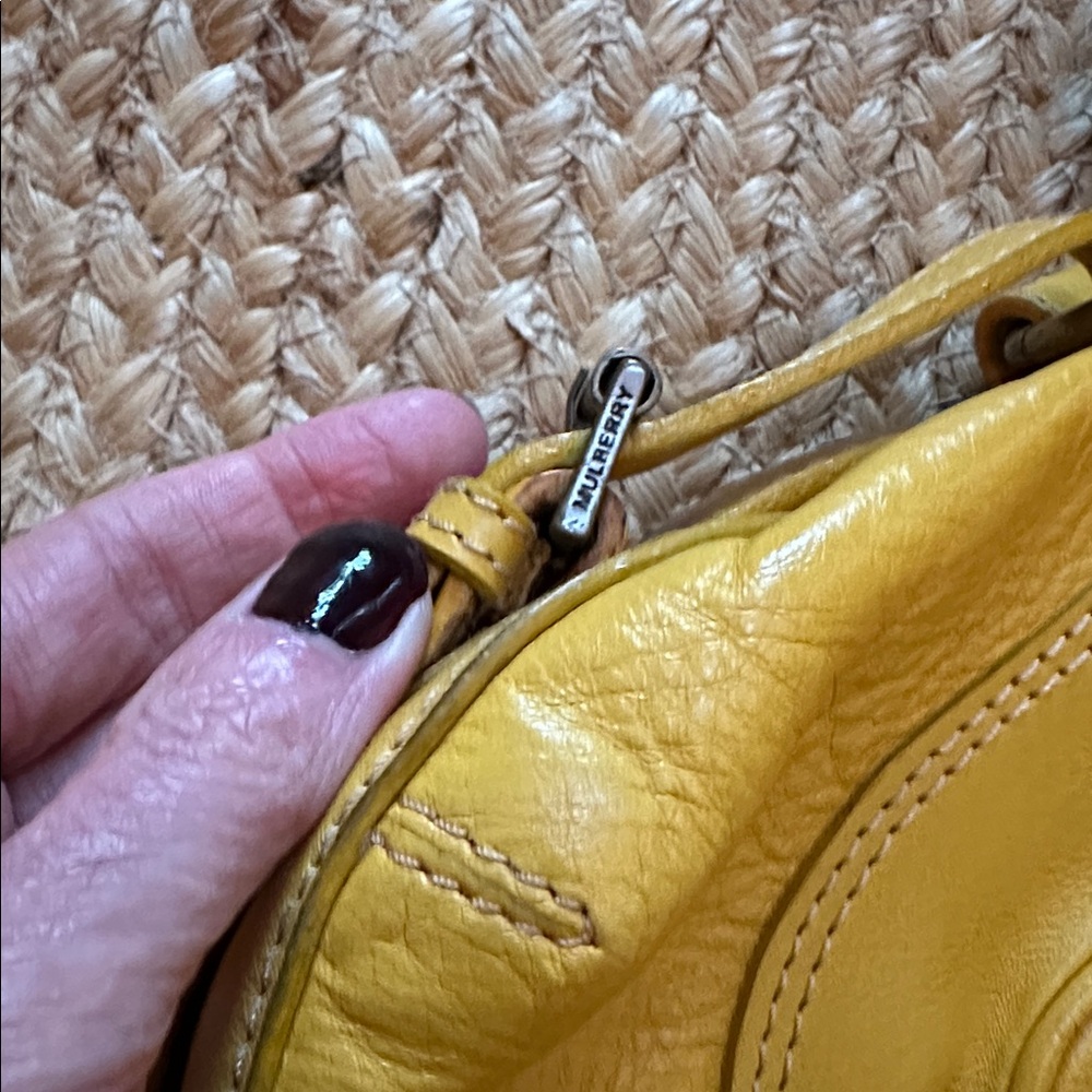 Leather shoulder bag - Picture 3 of 9